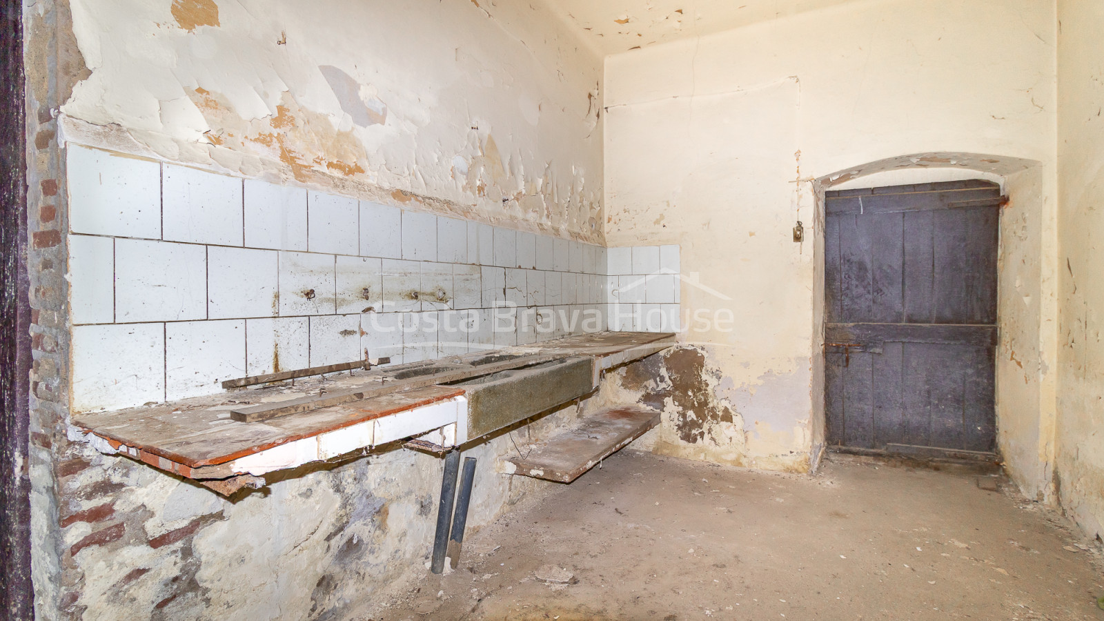 Mas à Calonge avec grand terrain, vue sur la montagne et voûte catalane d’origine