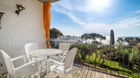 Apartamento en Aiguablava con terraza y vistas al mar cerca de Playa Fonda