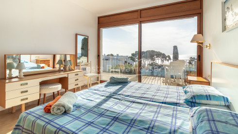 Apartamento en Aiguablava con terraza y vistas al mar cerca de Playa Fonda