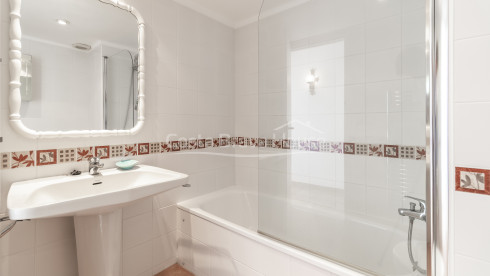 Apartamento en Aiguablava con terraza y vistas al mar cerca de Playa Fonda