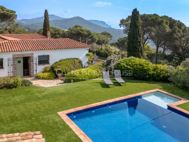 Casa en venda a Begur amb piscina privada, llicència turística i màxima privacitat a la urbanització Casa de Campo