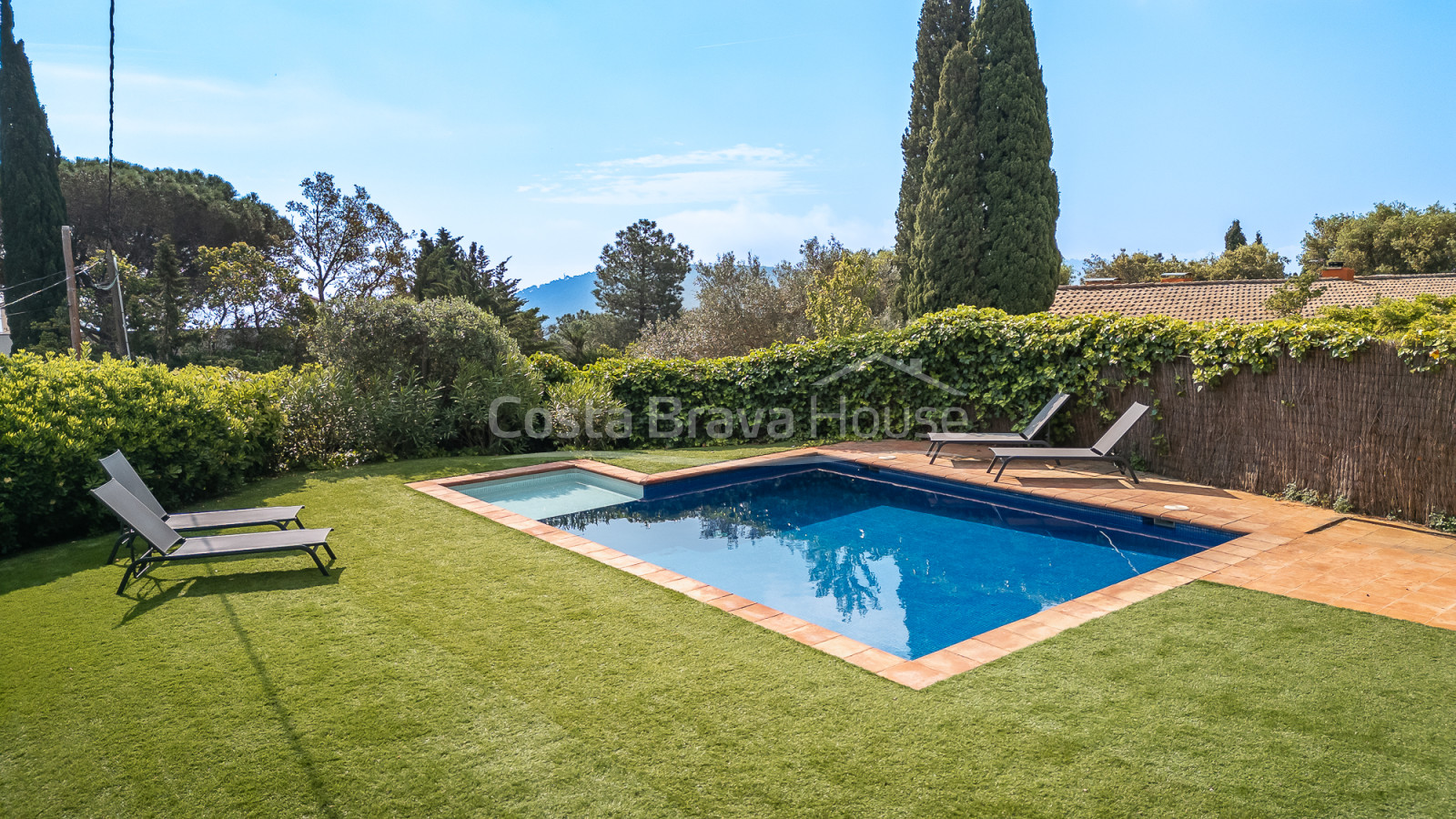 Casa en Begur con piscina privada, jardín amplio y licencia turística en zona tranquila