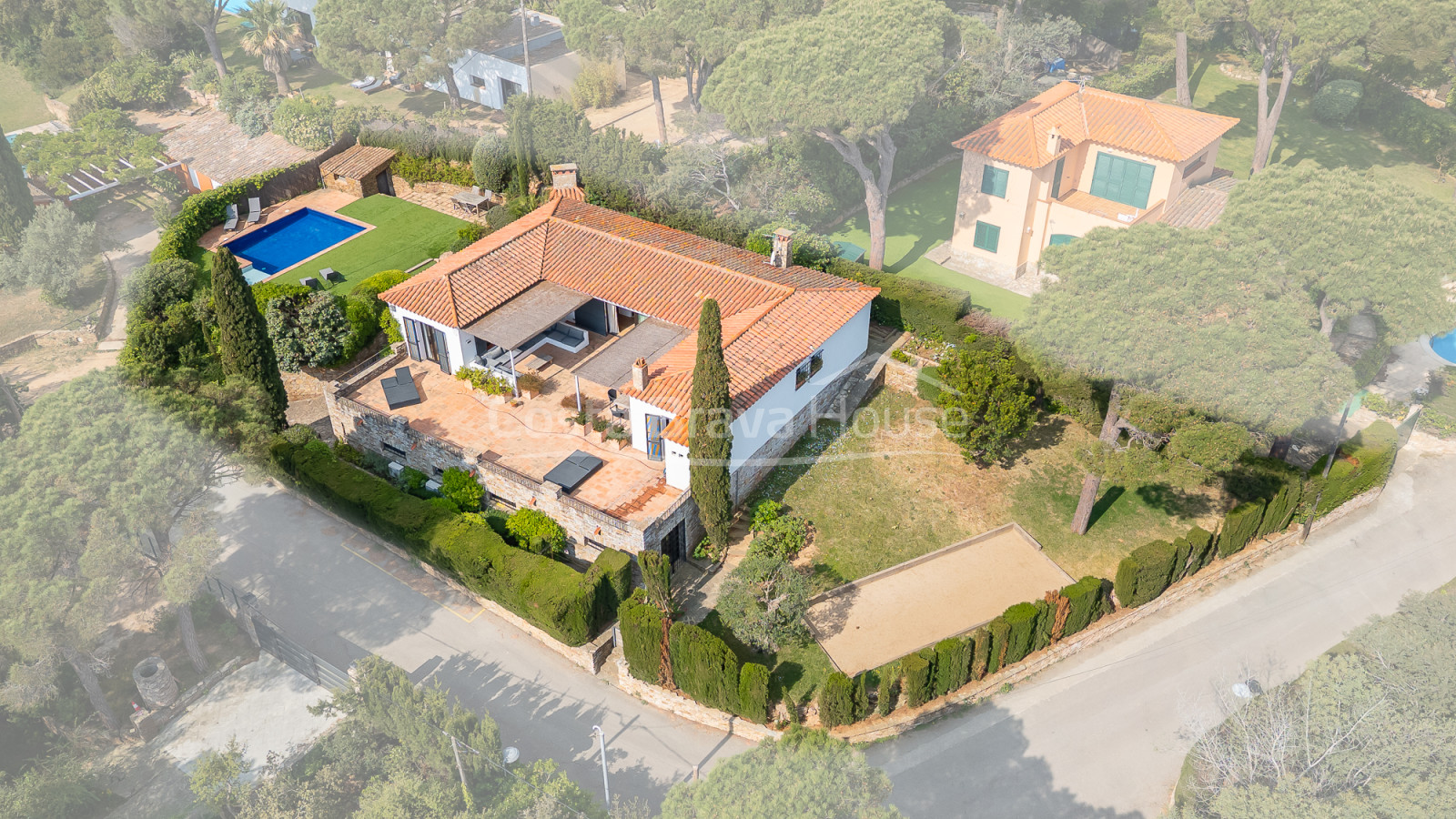 Maison à Begur avec piscine privée, grand jardin et licence touristique dans un quartier calme