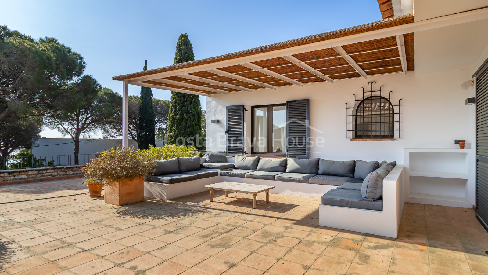 House in Begur with private pool, large garden and tourist license in a quiet area