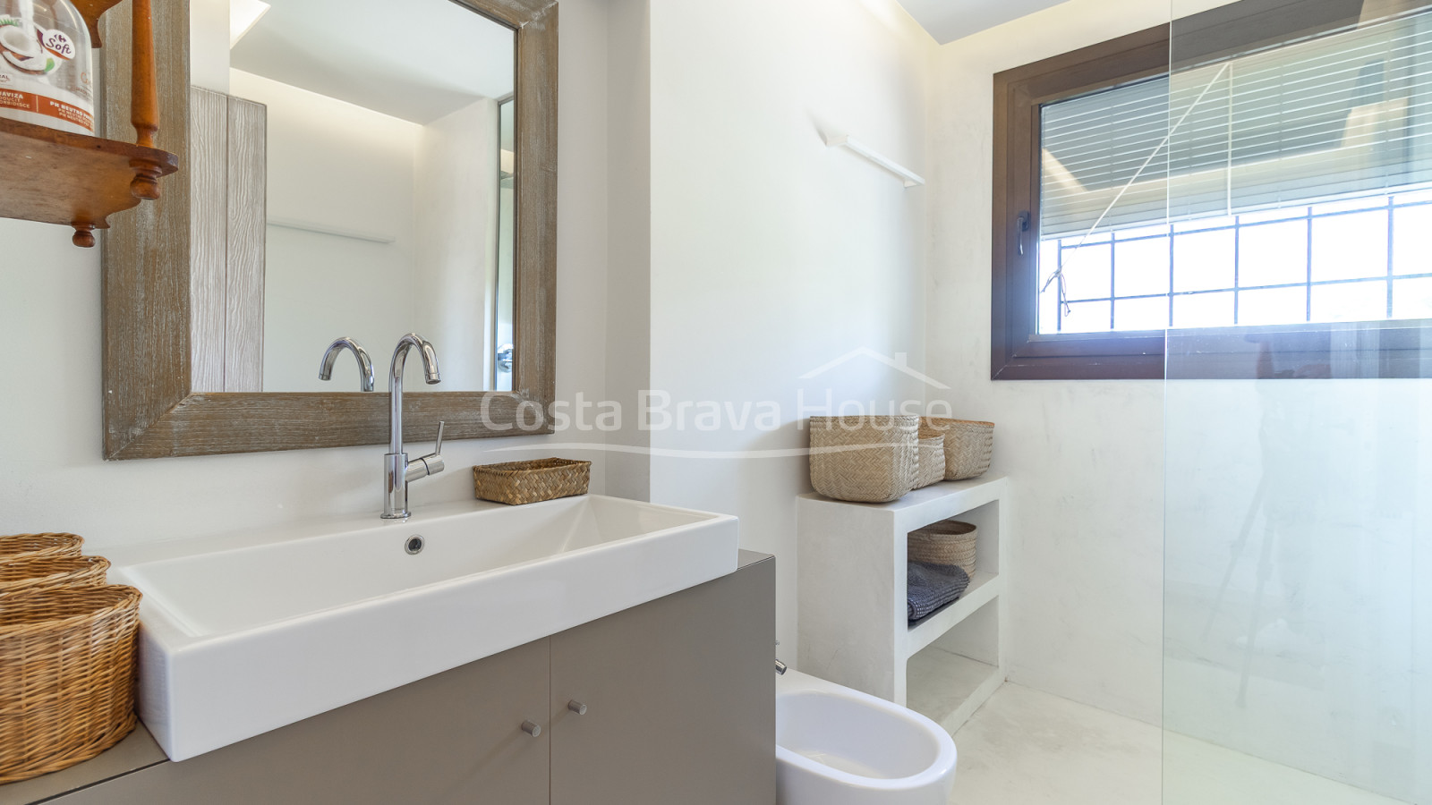 House in Begur with private pool, large garden and tourist license in a quiet area