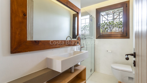 Casa a Begur amb piscina privada, jardí ampli i llicència turística en zona tranquil·la