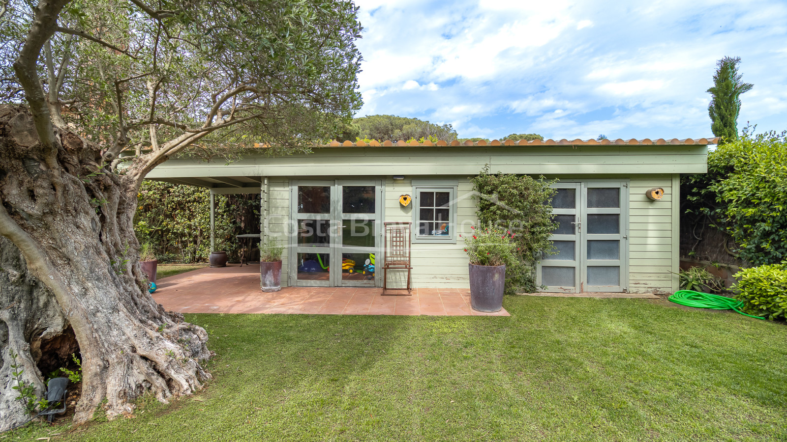 Semi-detached house in Mont-ras with private pool and exclusive Mediterranean garden