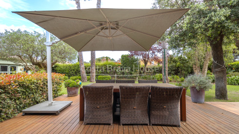 Semi-detached house in Mont-ras with private pool and exclusive Mediterranean garden