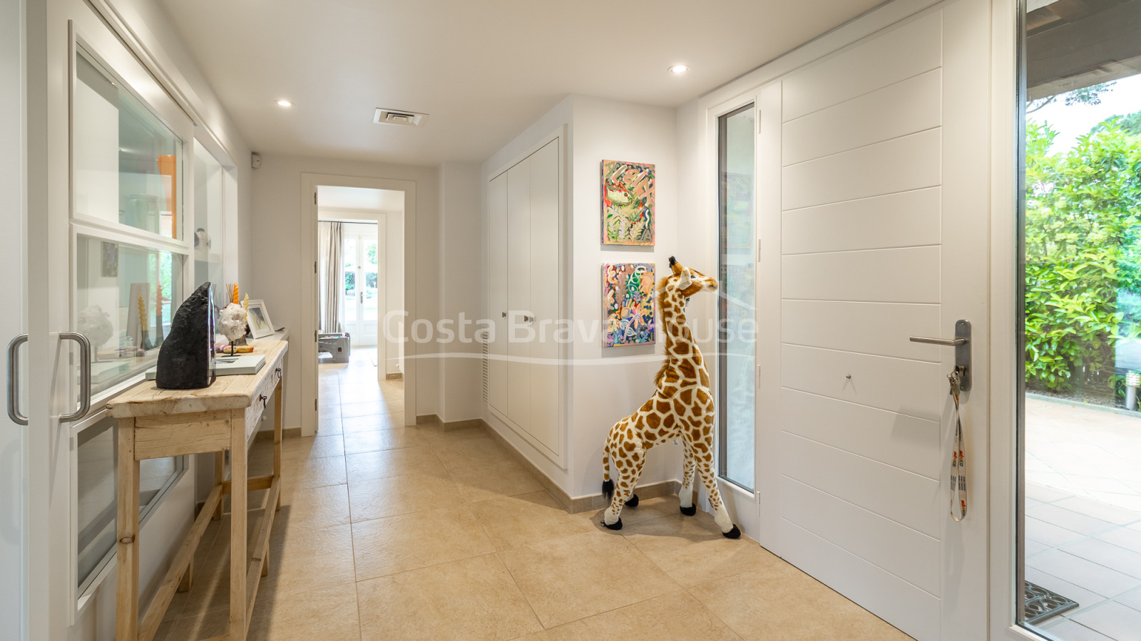 Chalet pareado en Mont-ras con piscina privada y jardín mediterráneo exclusivo