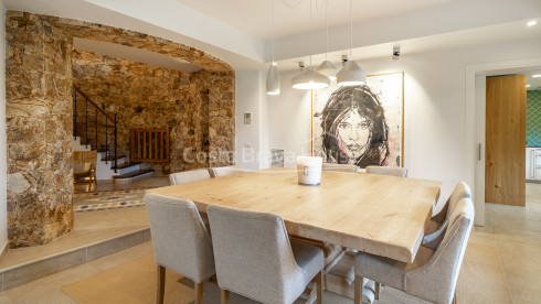 Chalet jumelé à Mont-ras avec piscine privée et jardin méditerranéen exclusif