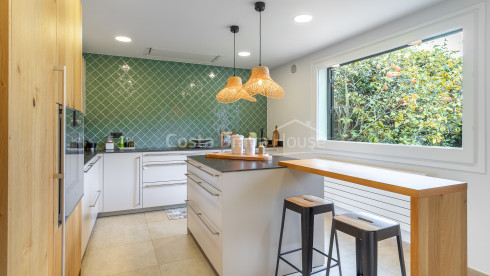Semi-detached house in Mont-ras with private pool and exclusive Mediterranean garden