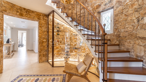 Chalet jumelé à Mont-ras avec piscine privée et jardin méditerranéen exclusif