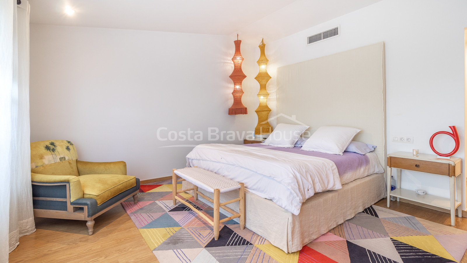Semi-detached house in Mont-ras with private pool and exclusive Mediterranean garden