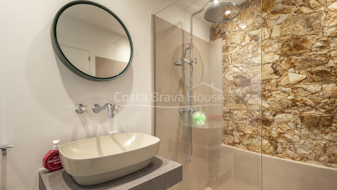 Semi-detached house in Mont-ras with private pool and exclusive Mediterranean garden