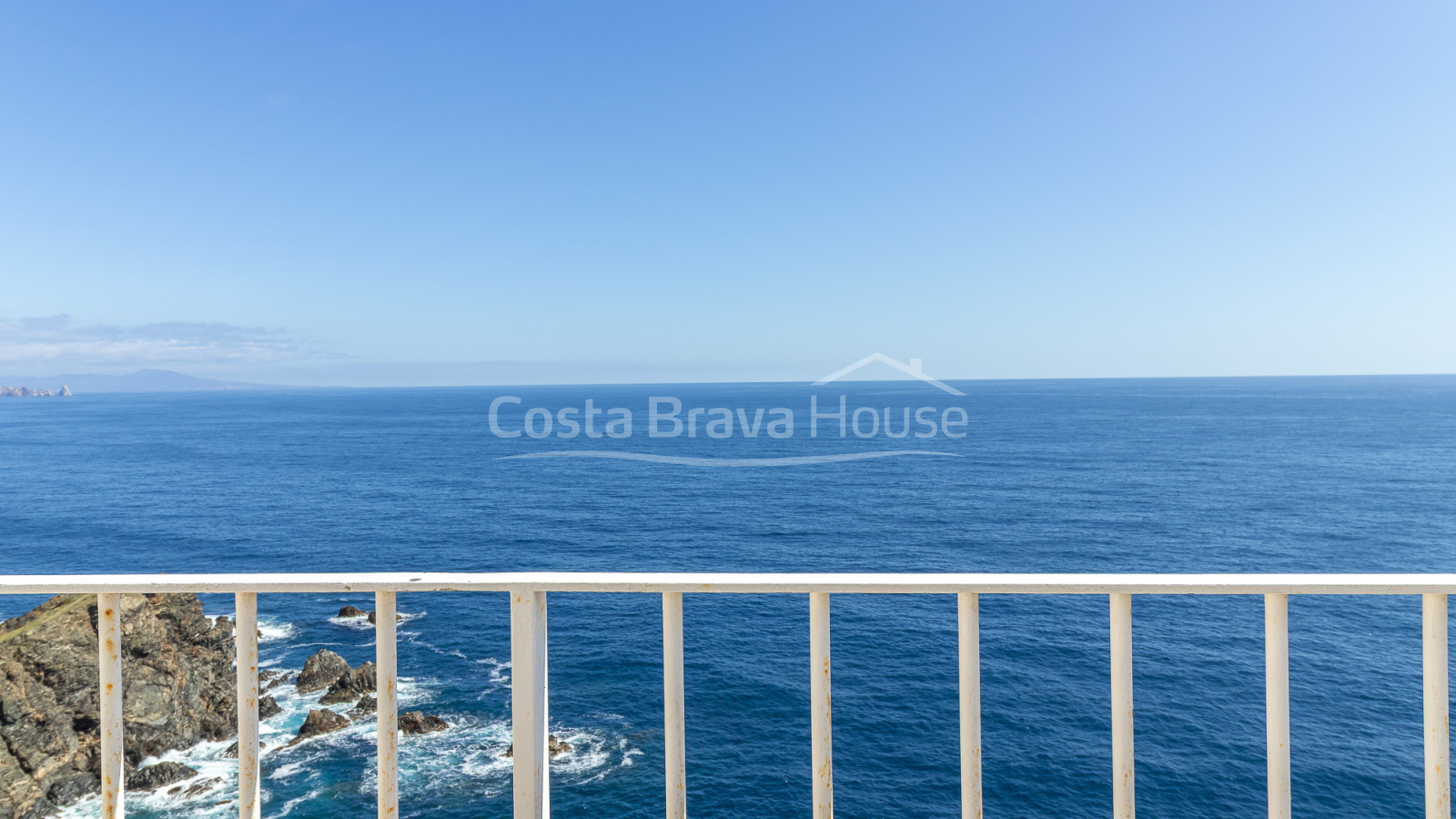Appartement in Begur met terras, panoramisch zeezicht en toeristische vergunning