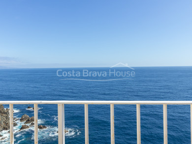 Appartement te koop in Begur met zeezicht, terras van 47 m² en toeristische vergunning in Cap Sa Sal
