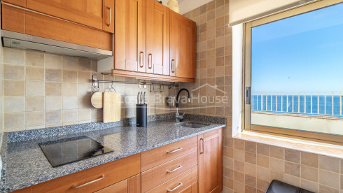 Appartement in Begur met terras, panoramisch zeezicht en toeristische vergunning