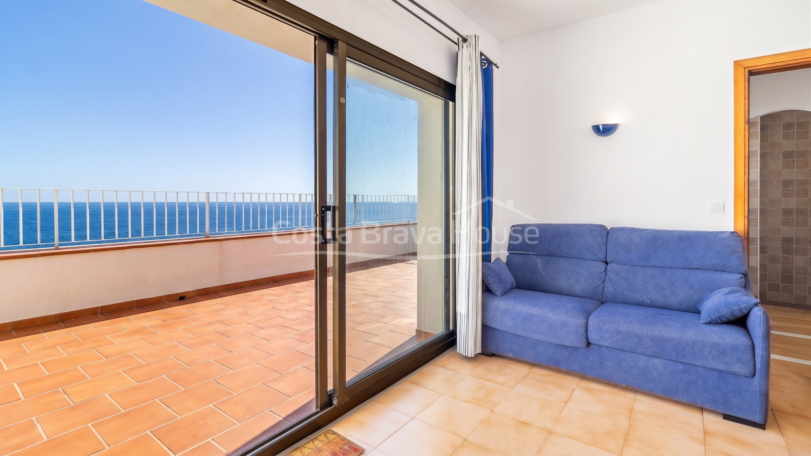 Appartement in Begur met terras, panoramisch zeezicht en toeristische vergunning