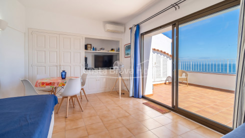 Appartement in Begur met terras, panoramisch zeezicht en toeristische vergunning