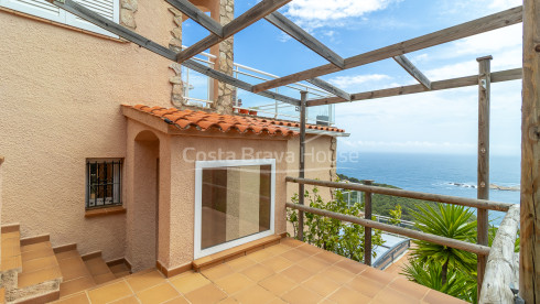 Villa avec piscine et terrasses avec vue sur la mer sur la crique de Sa Tuna, Begur