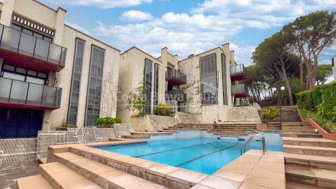 Apartamento reformado con terraza y piscina en Calella de Palafrugell