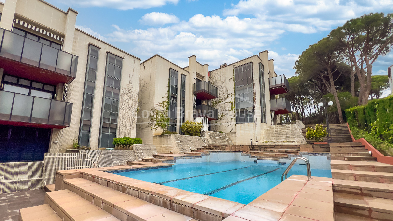 Appartement rénové avec terrasse et piscine à Calella de Palafrugell