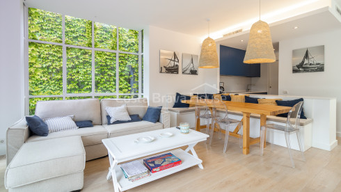 Renovated apartment with terrace and pool in Calella de Palafrugell