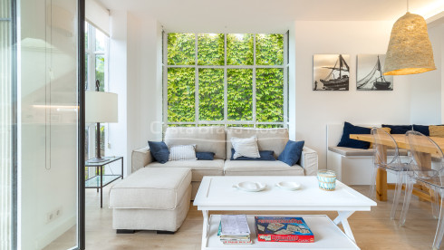 Apartament reformat amb terrassa i piscina a Calella de Palafrugell