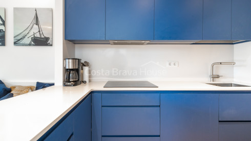 Apartamento reformado con terraza y piscina en Calella de Palafrugell