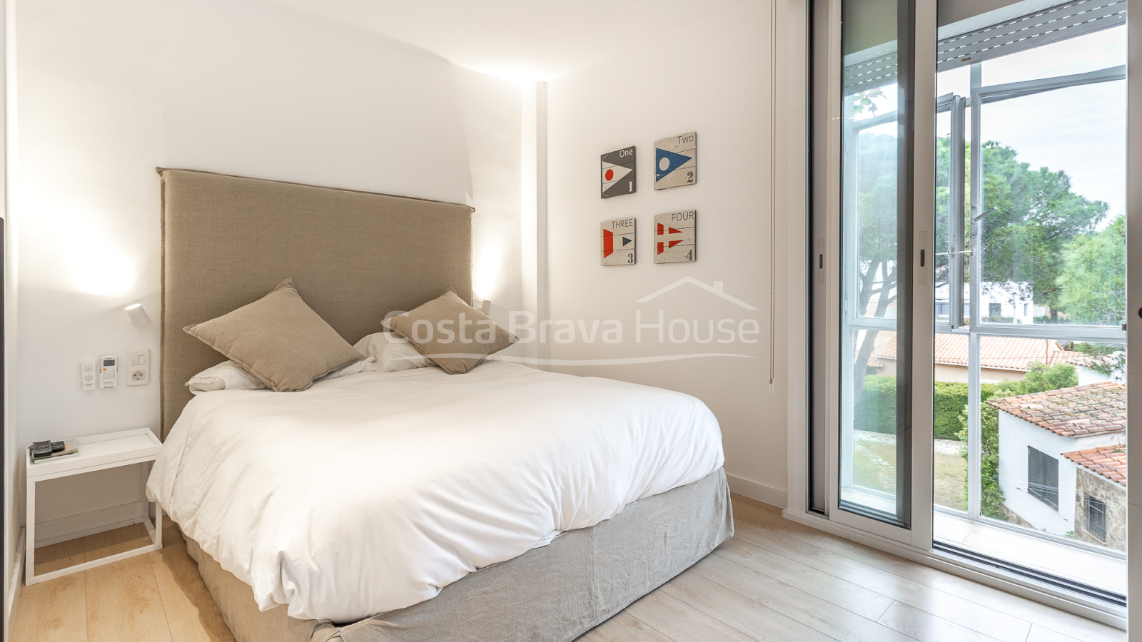 Apartament reformat amb terrassa i piscina a Calella de Palafrugell