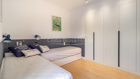Renovated apartment with terrace and pool in Calella de Palafrugell