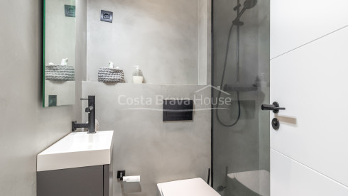 Apartament reformat amb terrassa i piscina a Calella de Palafrugell