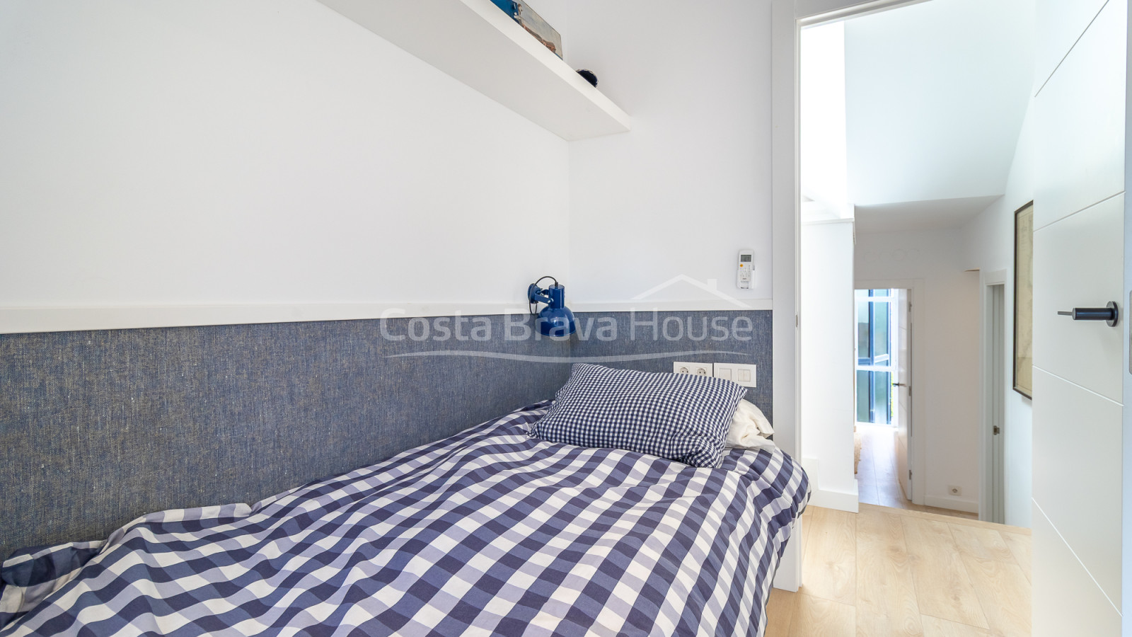 Apartamento reformado con terraza y piscina en Calella de Palafrugell