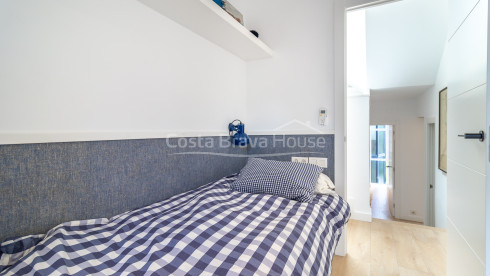 Apartamento reformado con terraza y piscina en Calella de Palafrugell