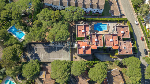 Apartamento reformado con terraza y piscina en Calella de Palafrugell