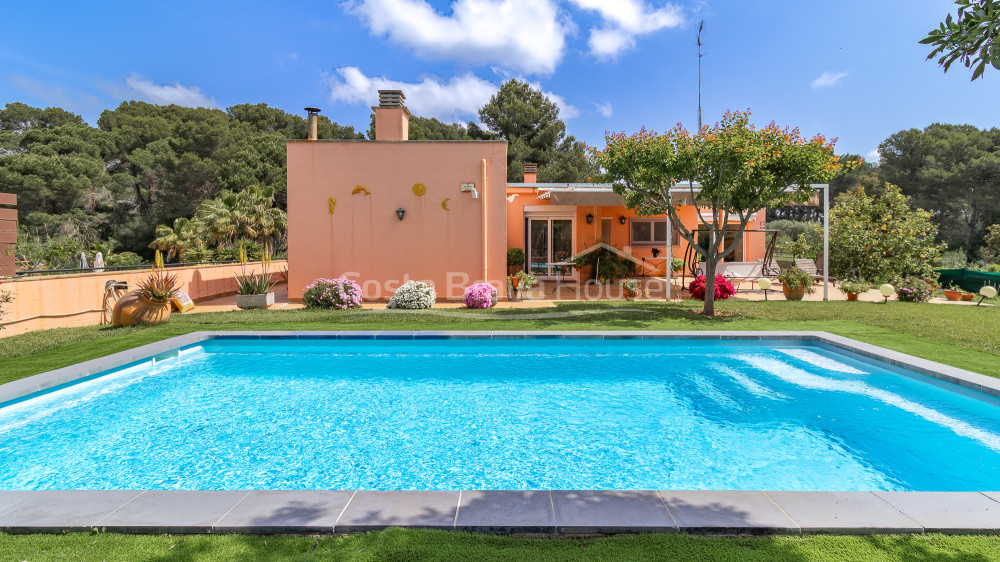 Villa à Calonge avec piscine privée, jardin plat et grands espaces familiaux
