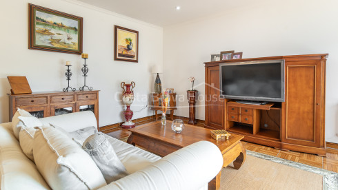 Villa in Calonge with private pool, flat garden and spacious family interiors