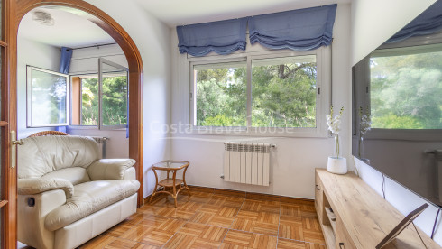 Villa in Calonge with private pool, flat garden and spacious family interiors