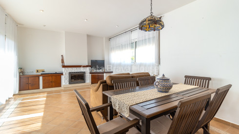Villa in Calonge with private pool, flat garden and spacious family interiors