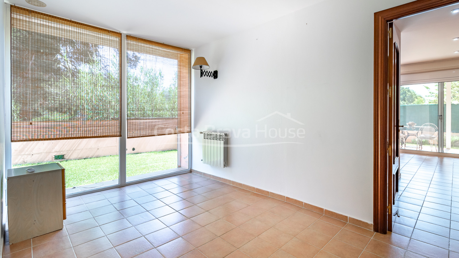 Villa à Calonge avec piscine privée, jardin plat et grands espaces familiaux