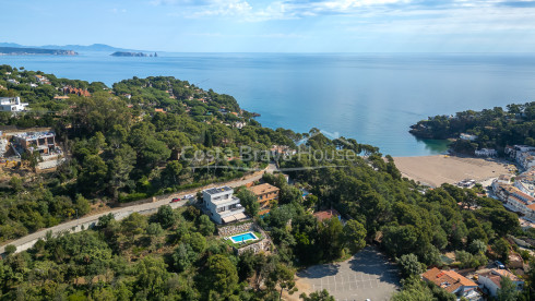 Vrijstaand huis in Begur met tuin, privézwembad, lift en uitzicht, vlak bij Sa Riera