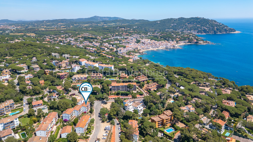 Apartament reformat amb terrassa privada a prop de la platja del Golfet a Calella de Palafrugell