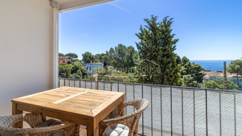 Gerenoveerd appartement met privéterras vlak bij het strand van Golfet in Calella de Palafrugell