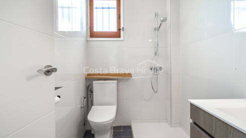 Appartement rénové avec terrasse privée près de la plage de Golfet à Calella de Palafrugell