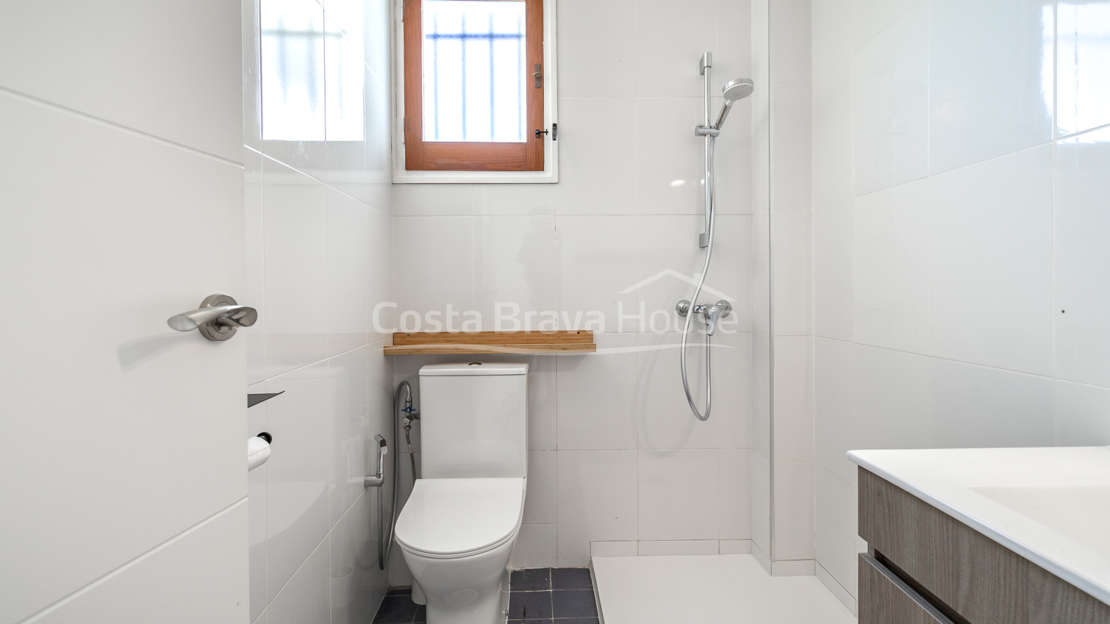Renovated apartment with private terrace near Golfet Beach in Calella de Palafrugell