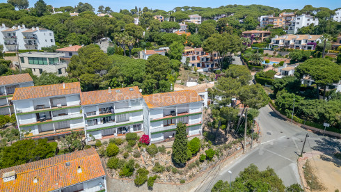 Apartament reformat amb terrassa privada a prop de la platja del Golfet a Calella de Palafrugell