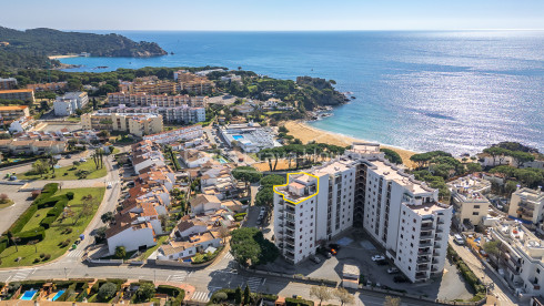 Penthouse aan zee in La Fosca met zeezicht, groot solarium en privéparkeerplaats