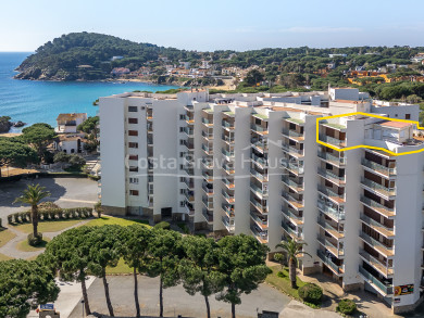 Penthouse à vendre en première ligne à La Fosca avec vue sur la mer, solarium privé de 86 m², parking et ascenseur