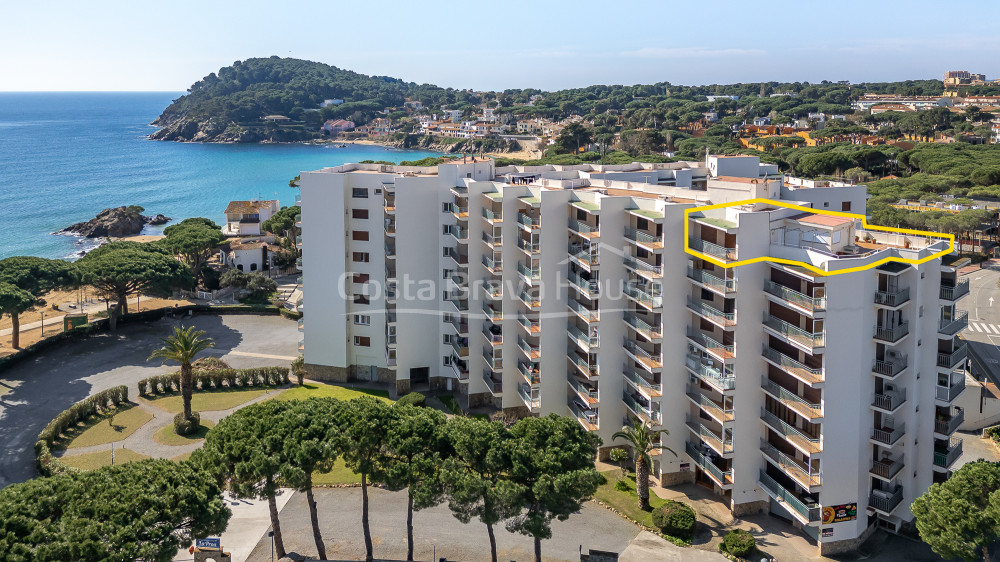Penthouse aan zee in La Fosca met zeezicht, groot solarium en privéparkeerplaats