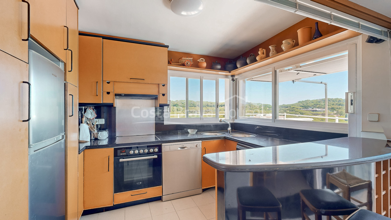 Penthouse aan zee in La Fosca met zeezicht, groot solarium en privéparkeerplaats
